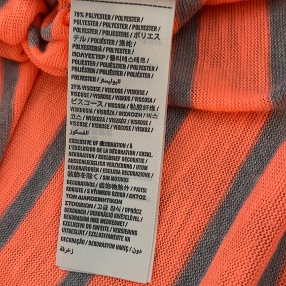 ❤️ Gilly Hicks orange and gray striped v-neck tee - Picture 6 of 7